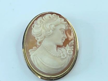 Italian Old Victorian shell cameo decorated Brooch pendant in 14K