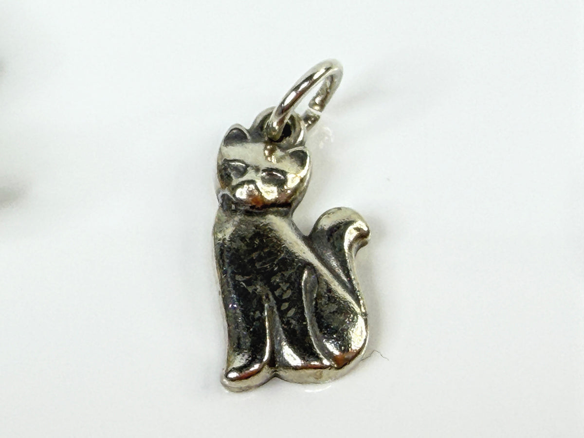 James Avery Sterling Silver Sitting Cat Charm Feline Animal Jewelry JR2141
