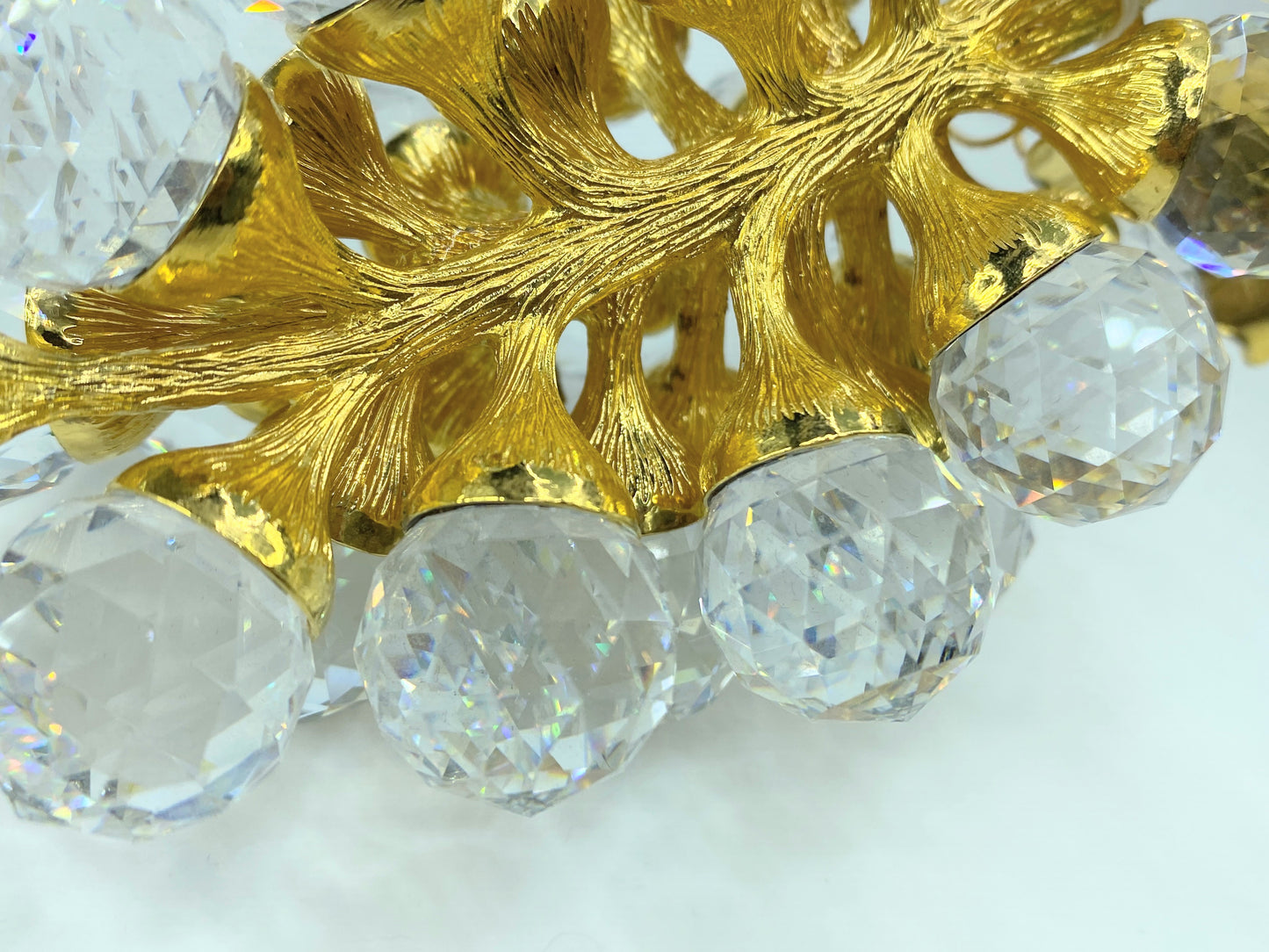 Swarovski Crystal faceted 29 Grapes Cluster with Gold Leaves Figurine S120