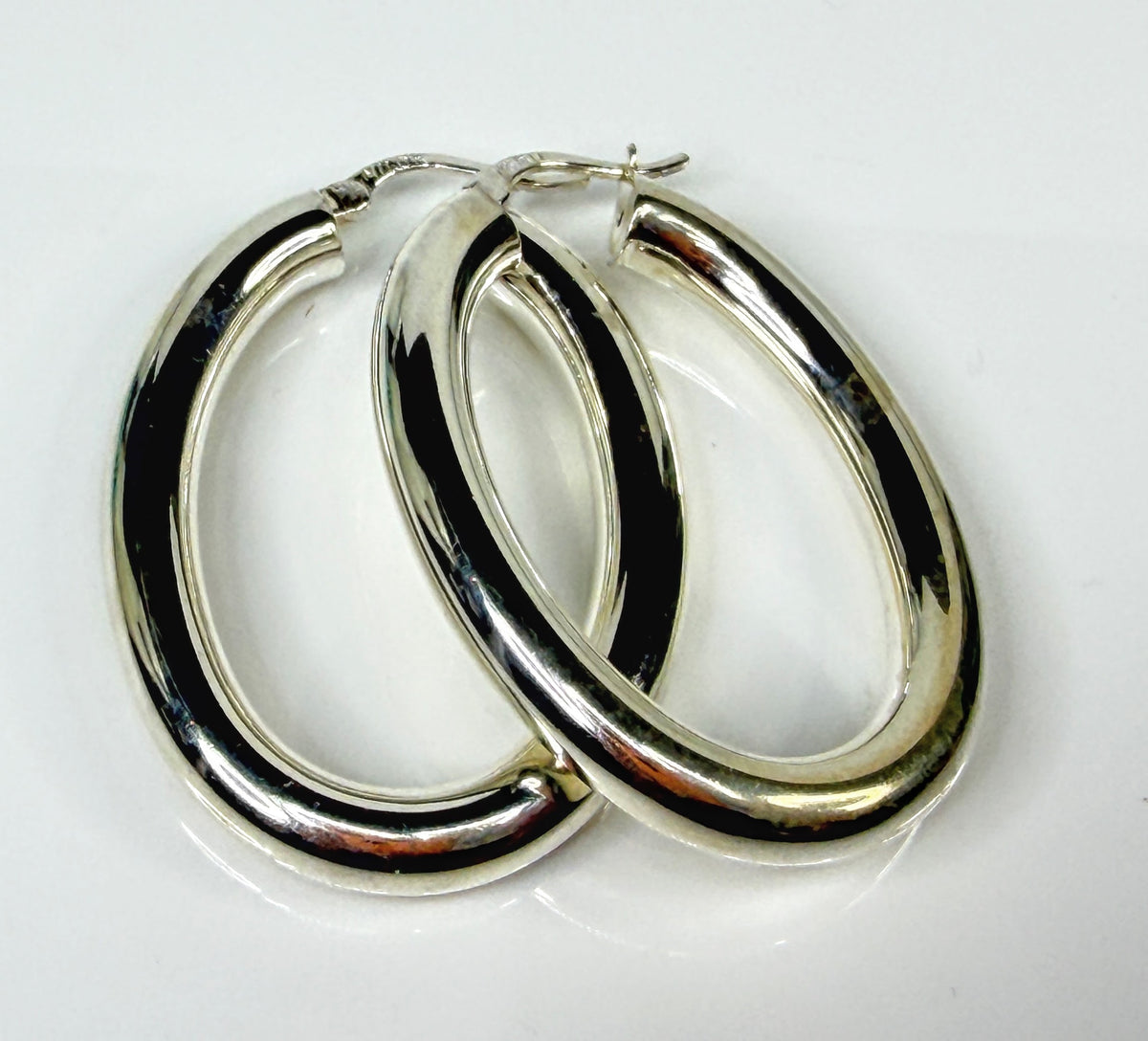 Vintage Milor Italy Tested Sterling Silver Oval Tube Hoop Earrings JR2153