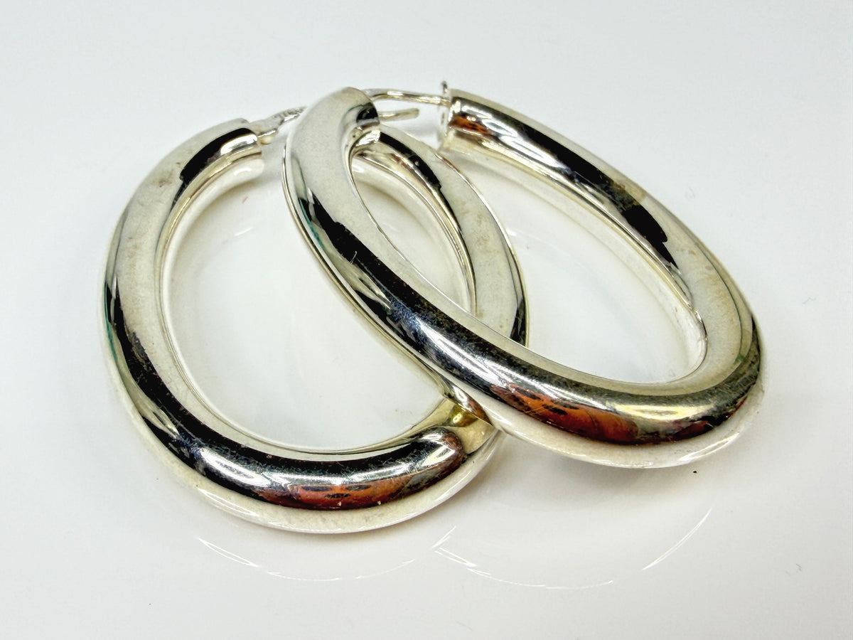 Vintage Milor Italy Tested Sterling Silver Oval Tube Hoop Earrings JR2153