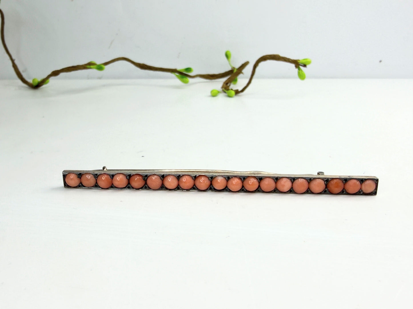 Victorian 5.3mm Coral Cabochon Sterling Silver Bar Brooch JR1390