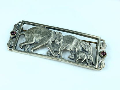 Sterling Silver Garnet Contour Elephants family brooch 2.24" 13.3g JR9673