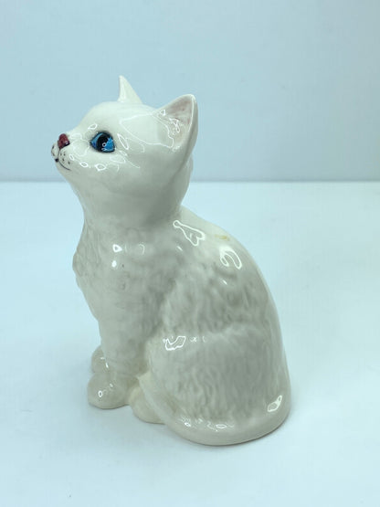 Vintage Royal Doulton 4” White Persian Sitting Cat Figurine 4x2.5" A339