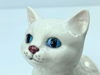 Vintage Royal Doulton 4” White Persian Sitting Cat Figurine 4x2.5" A339