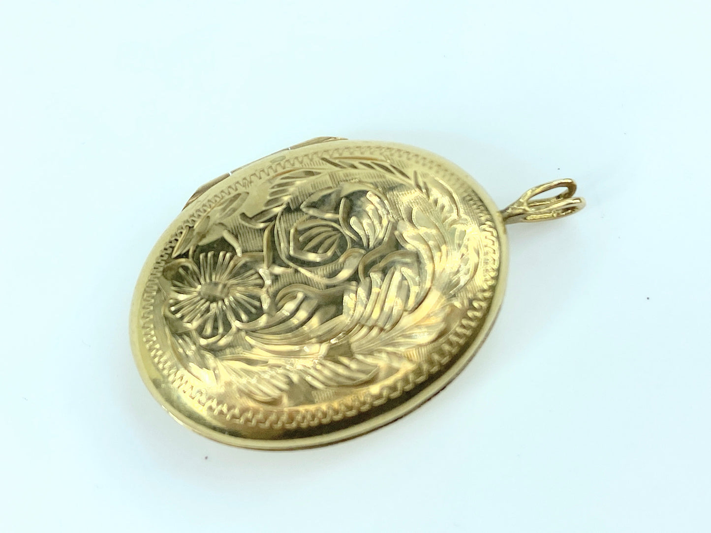 Art Deco Hand Engraved Floral Locket 14k Yellow Gold 6.3g JR9678