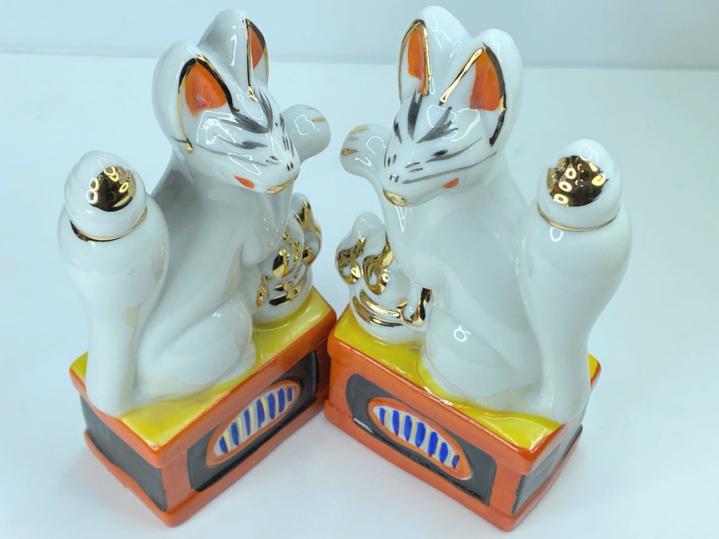 Japanese pair of KITSUNE Porcelain Shinto shrine Altar Foxes 5.75" A343