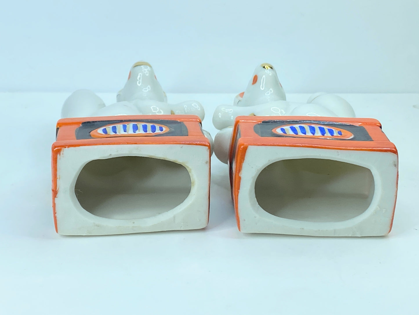 Japanese pair of KITSUNE Porcelain Shinto shrine Altar Foxes 5.75" A343