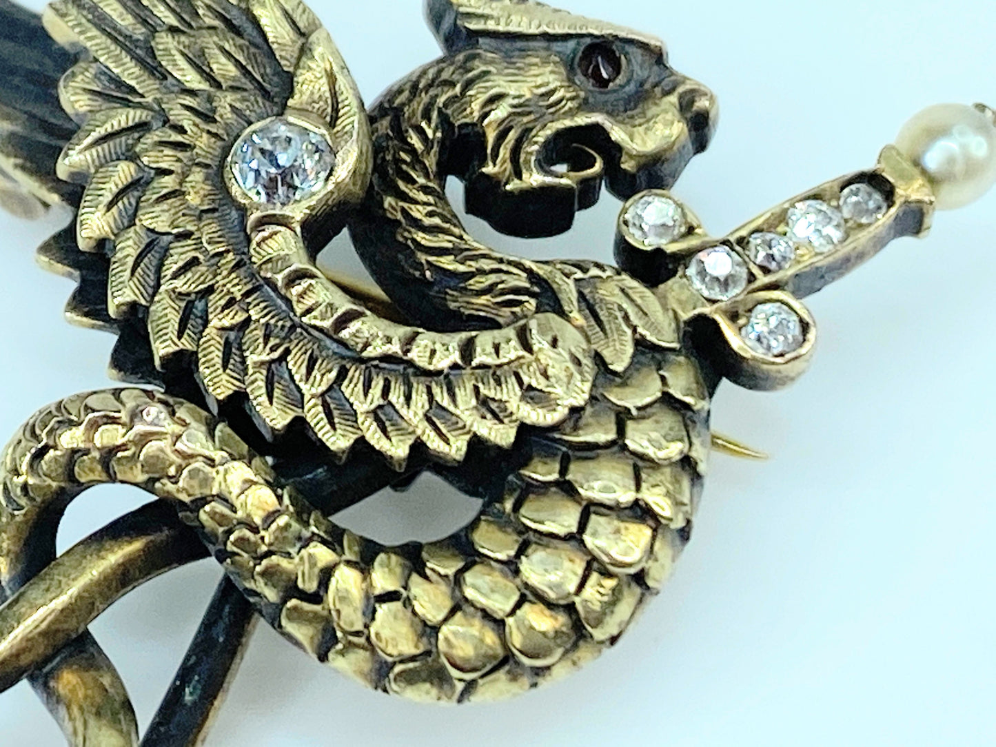 Neo Gothic Pendant Griffin In 18Kt With Euro cut Diamonds & Pearl 8.2g JR9679