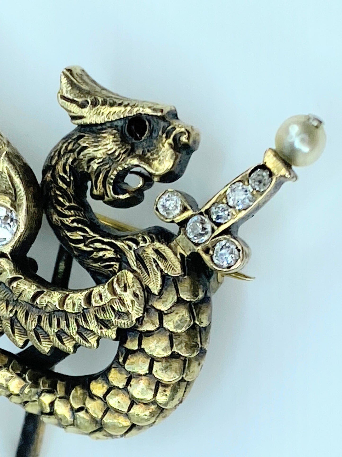 Neo Gothic Pendant Griffin In 18Kt With Euro cut Diamonds & Pearl 8.2g JR9679