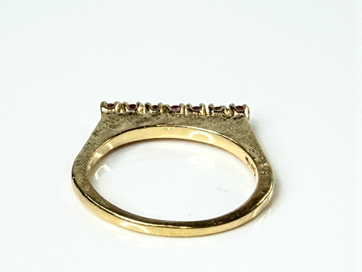 Vintage 14K Yellow 7 Ruby Textured stackable Modernist Ring s7.75 3.5g JR2179