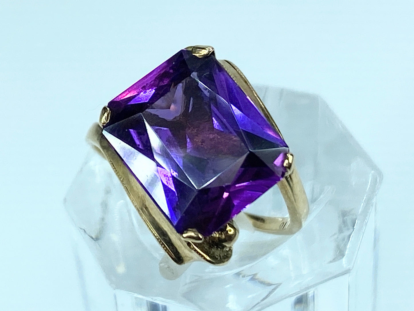 10k yellow gold Synthetic Purple Sapphire statement ring 3.6g JR9691