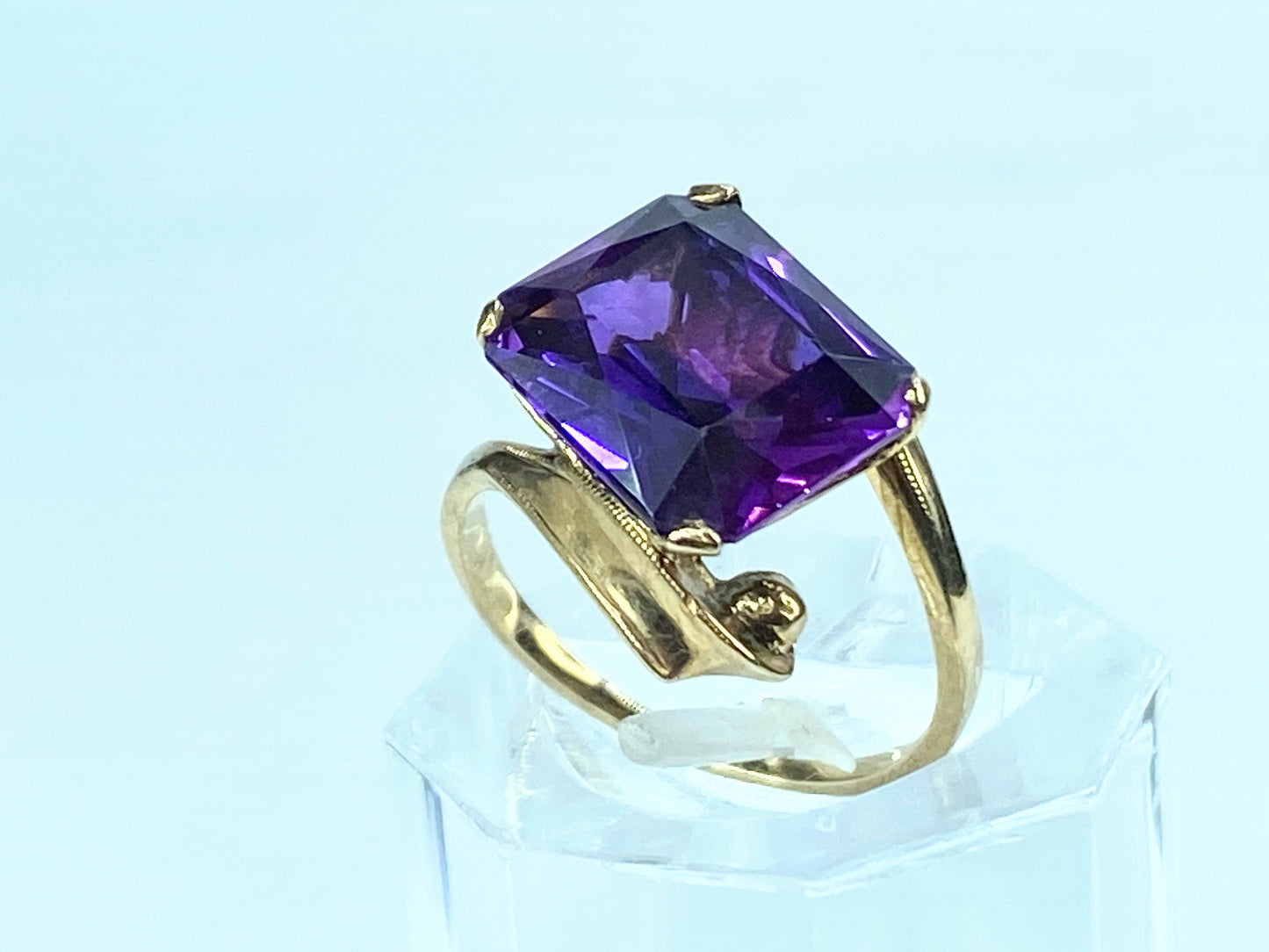 10k yellow gold Synthetic Purple Sapphire statement ring 3.6g JR9691