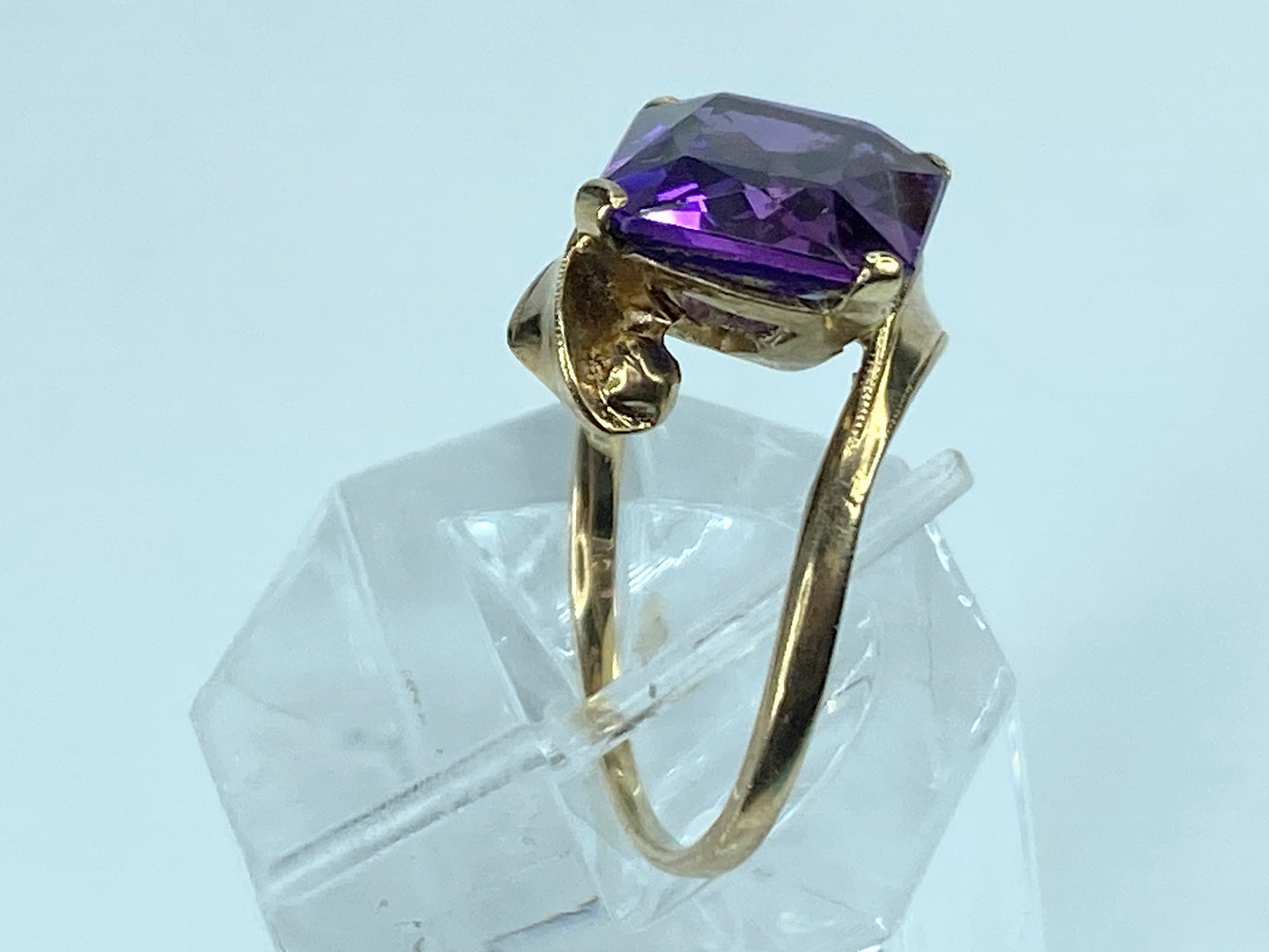 10k yellow gold Synthetic Purple Sapphire statement ring 3.6g JR9691