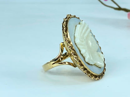 Hand carved Mintabie Opal Cameo twisted border 14K gold ring 12.5g s8 JR9692