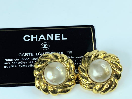 CHANEL Vintage Twisted Rope XL Rare Big Pearl Clip on Earrings authentic JR9694