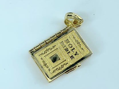 Holy Bible Book Lords Prayer Charm Pendant Necklace in Yellow Gold JR9695