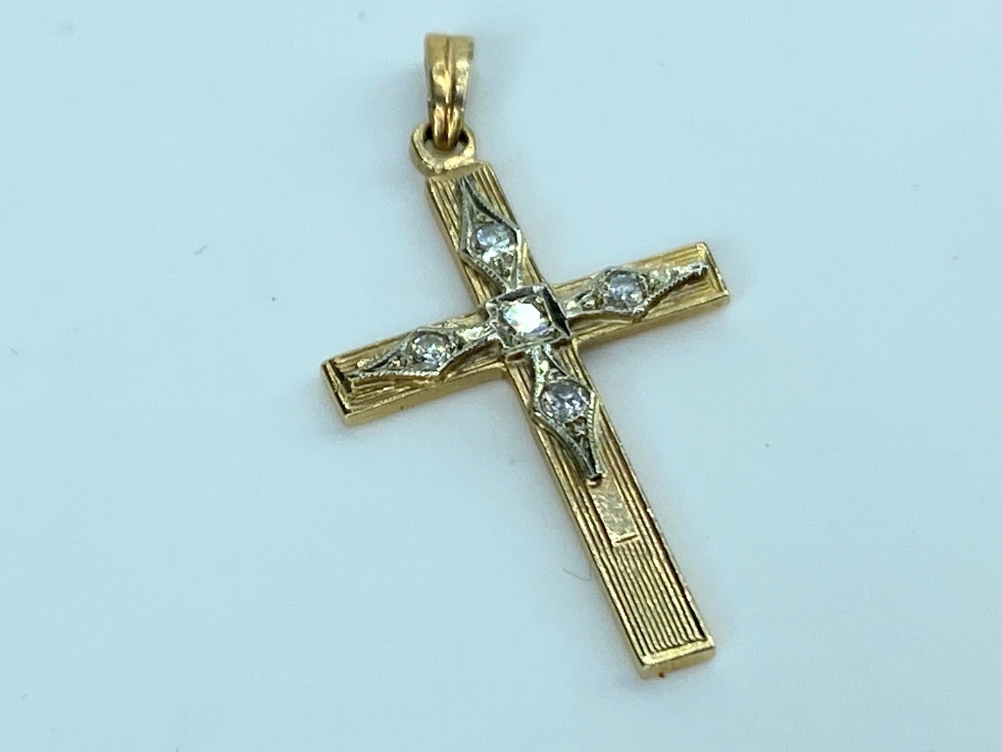 Art Deco 14K gold 0.15ct G/VS2 full cut diamond Cross pendant 1.8g JR9697