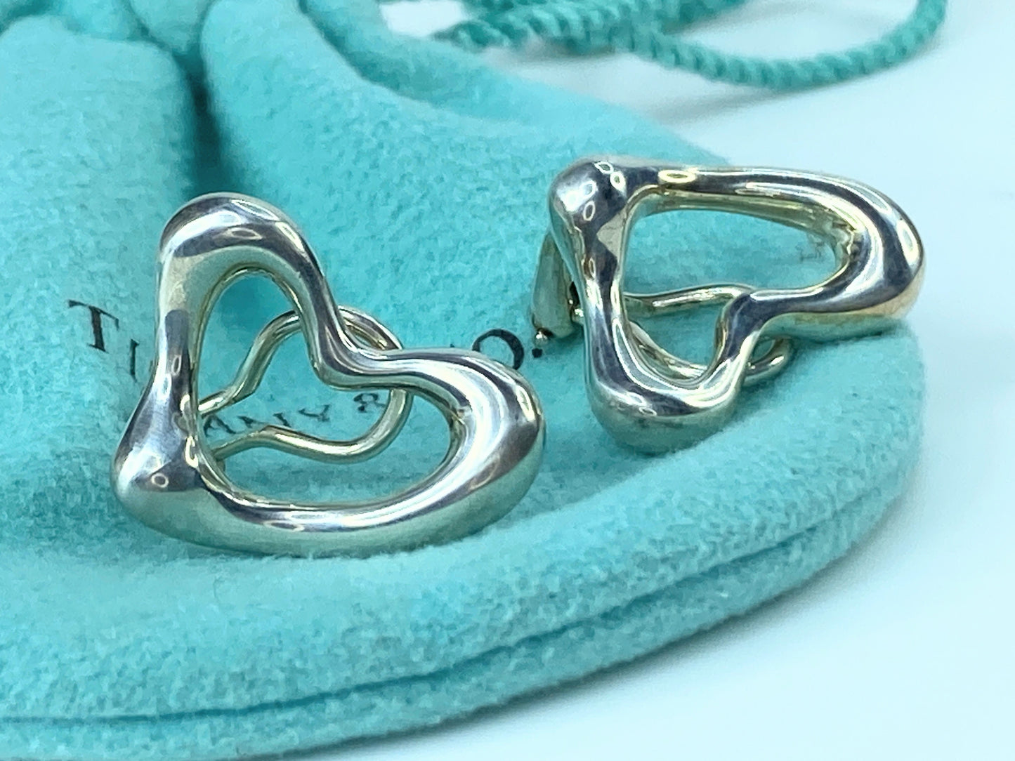 Tiffany & Co RARE Silver 925 Elsa Peretti Open Heart Clip On Earrings JR9701