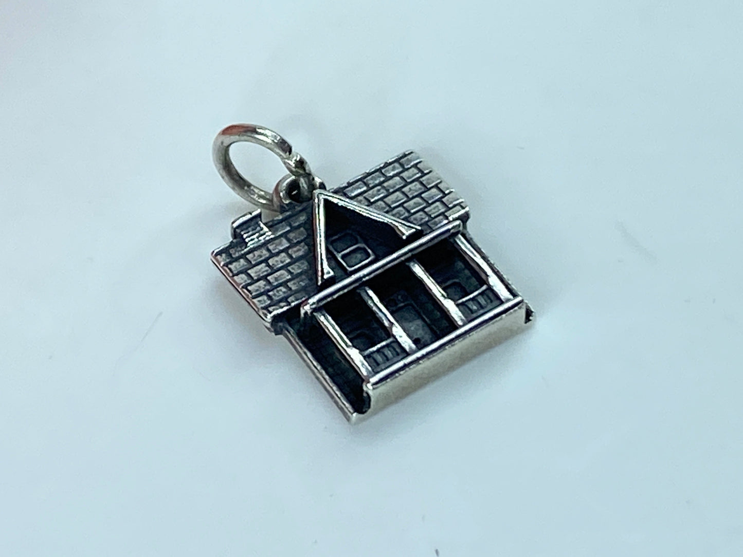 Retired rare James Avery signed "new home house" charm 2.9g JR858