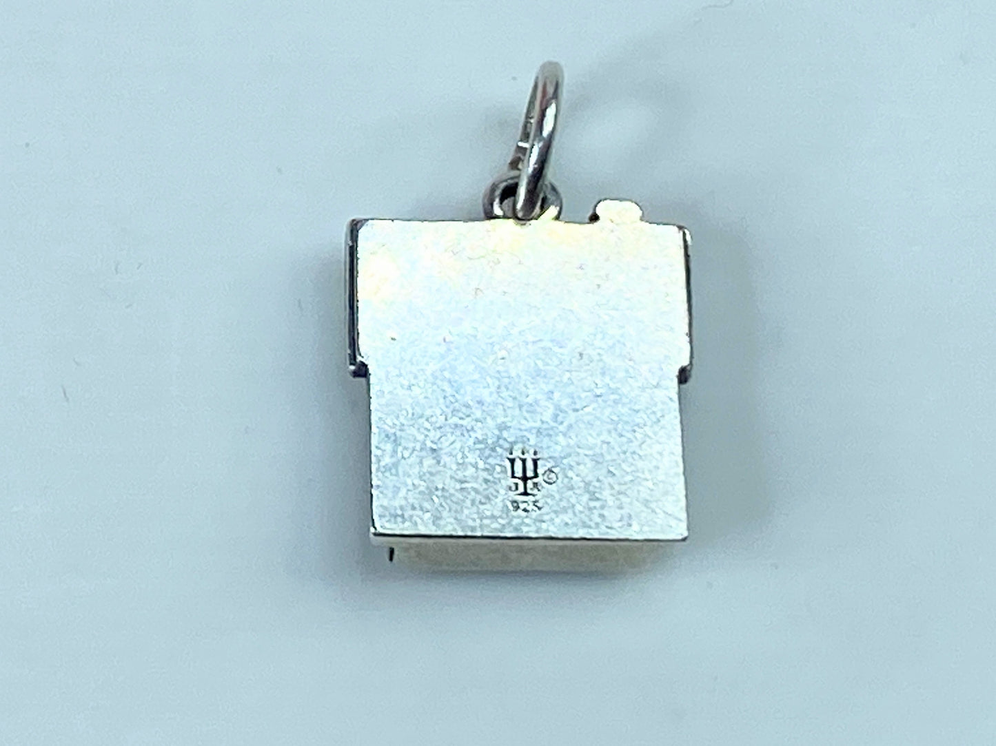 Retired rare James Avery signed "new home house" charm 2.9g JR858