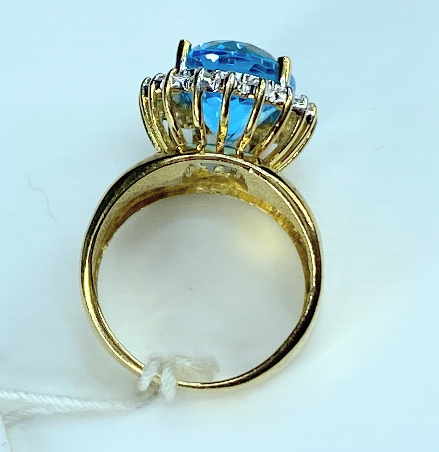 London Blue Oval Topaz 14K Yellow Gold Diamond Ring 7.5g s6 JR9070