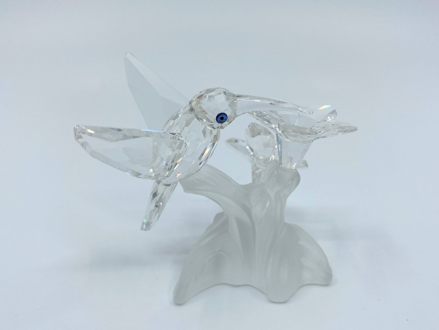 Swarovski crystal hummingbird was part of the “Among Flowers and Foliage” S135