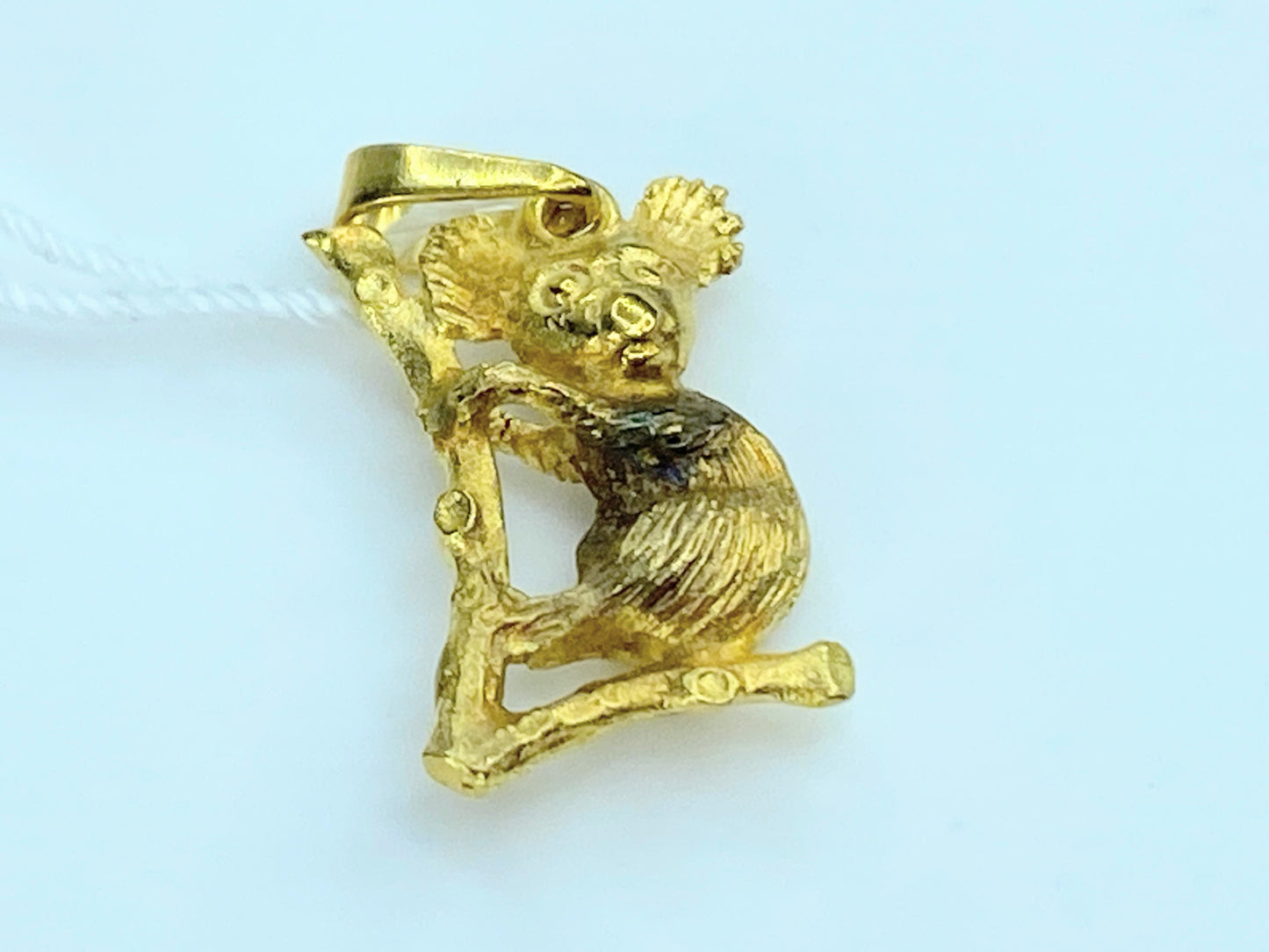 9ct yellow gold  Koala on branch charm pendant JR9085