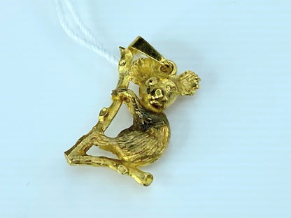 9ct yellow gold  Koala on branch charm pendant JR9085