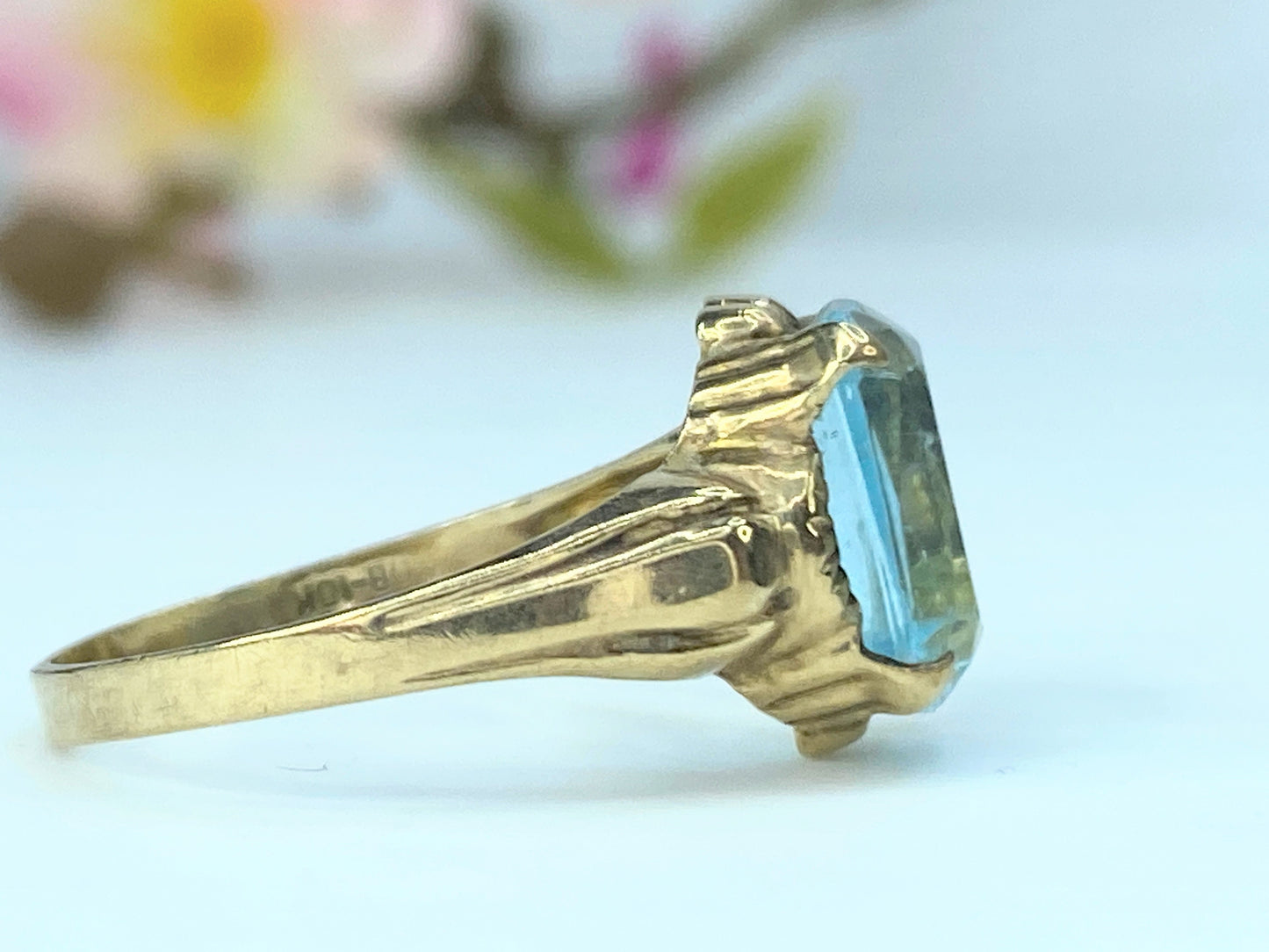 10K yellow gold Art Blue solo stone ring 2.5g s7.5 JR9742