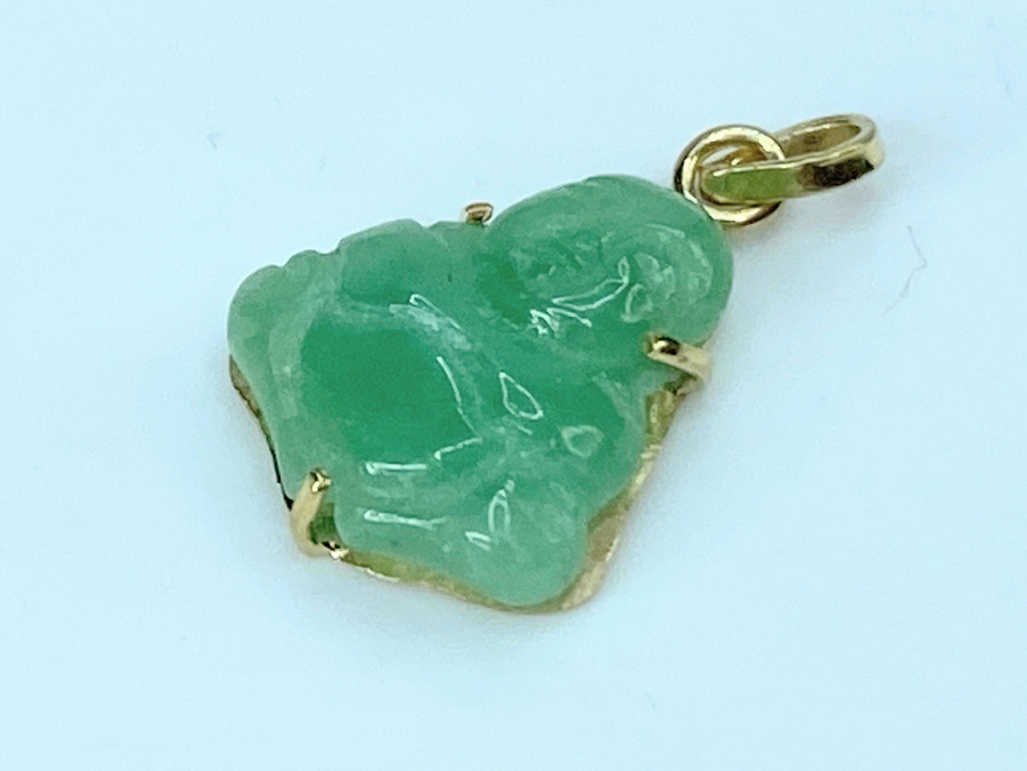 14K yellow gold carved Buddha Jadeite pendant 1.2 gram JR9743