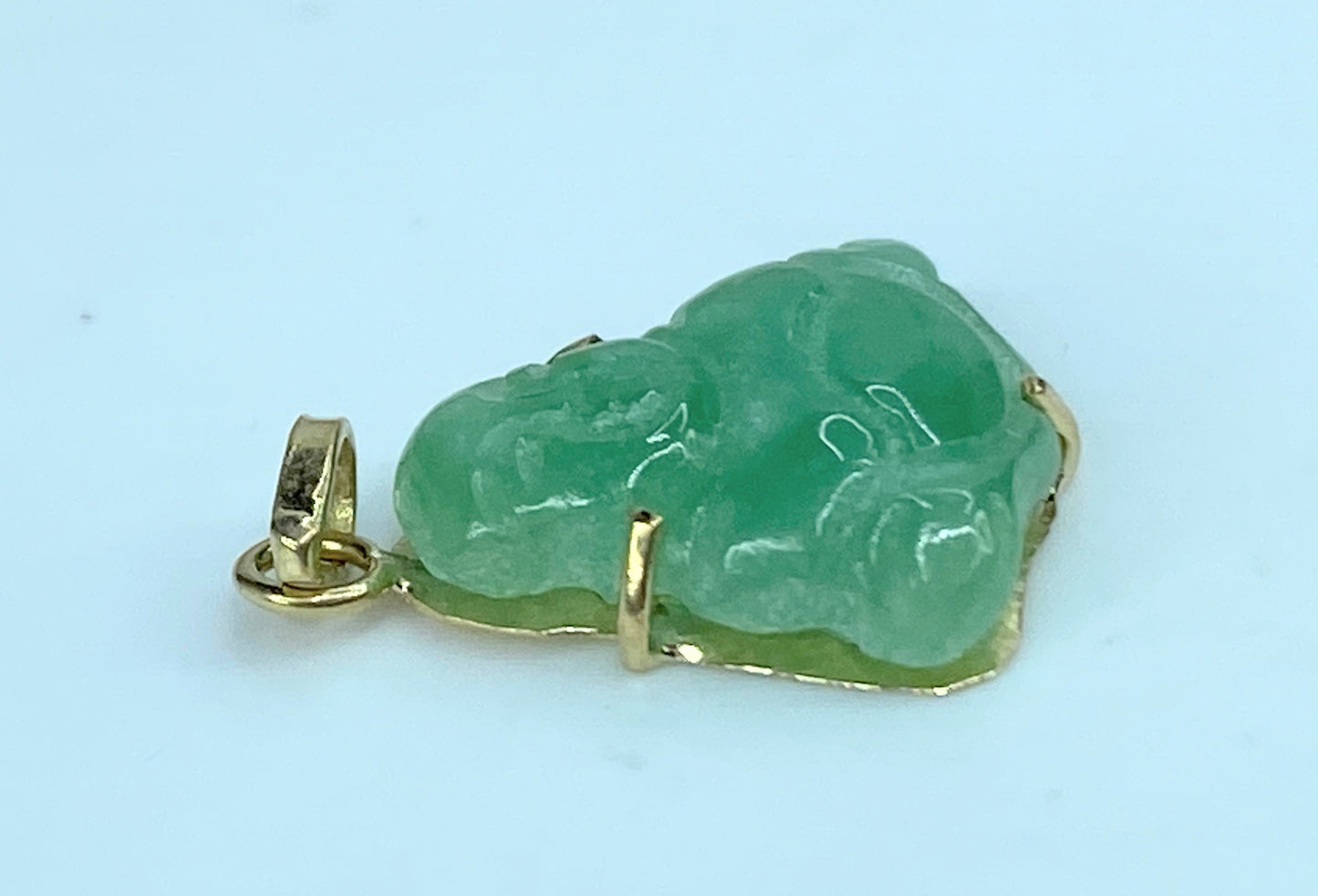 14K yellow gold carved Buddha Jadeite pendant 1.2 gram JR9743