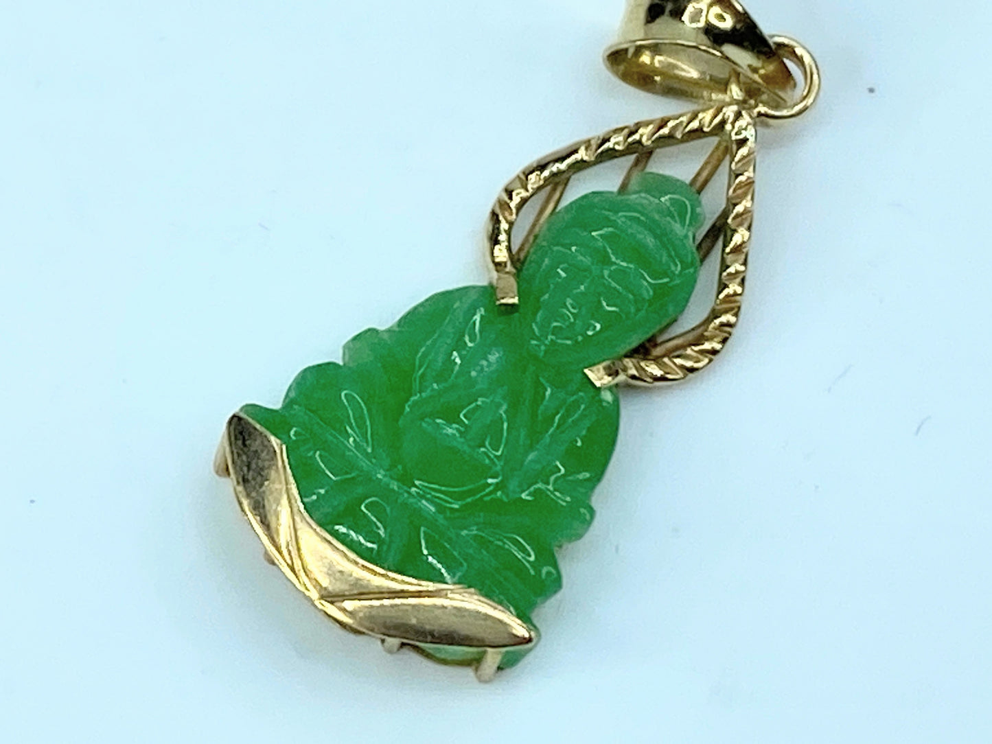 c1960 Jadeite Jade  Guan Yin deity custom 14K gold pendant 1.9g JR9745