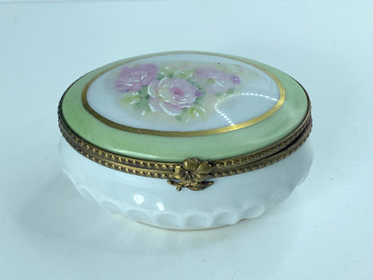 Mid-century France Peint Main Rose oval Limoge hinged box 2 7/8" x 1 3/4" A358