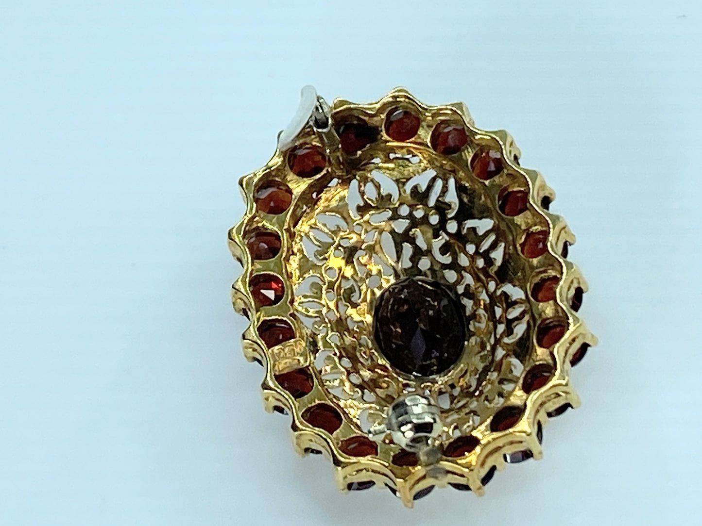 18K yellow gold Garnet brooch 8.7g JR9168