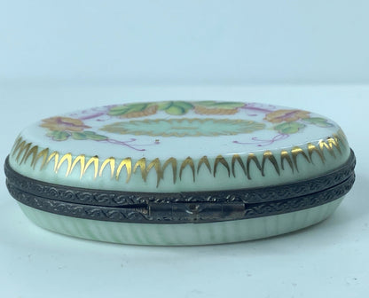 Exquisite M.D Limoges Peint Main oval Cactus gold gilt box 2 5/8"x 2" A364