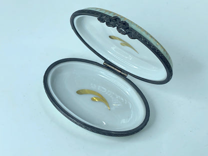 Exquisite M.D Limoges Peint Main oval Cactus gold gilt box 2 5/8"x 2" A364