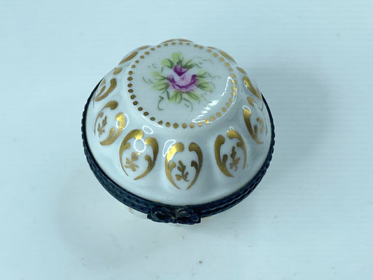 C.B Limoges Peint Main gold gilt trinket box 1 3/4" x 1 3/4" x 1 3/8" A359