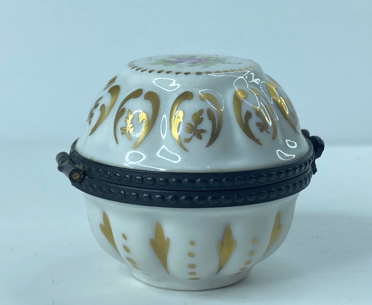C.B Limoges Peint Main gold gilt trinket box 1 3/4" x 1 3/4" x 1 3/8" A359