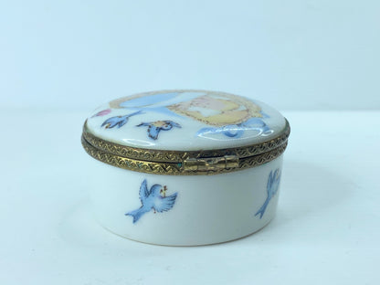 Rochard Limoge Newborn baby Trinket hinge box 2" A368
