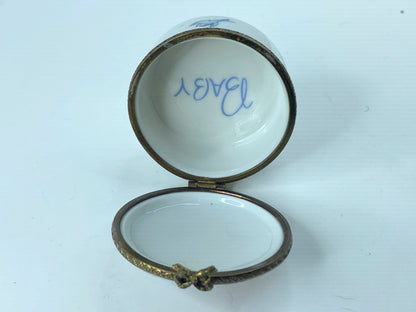Rochard Limoge Newborn baby Trinket hinge box 2" A368