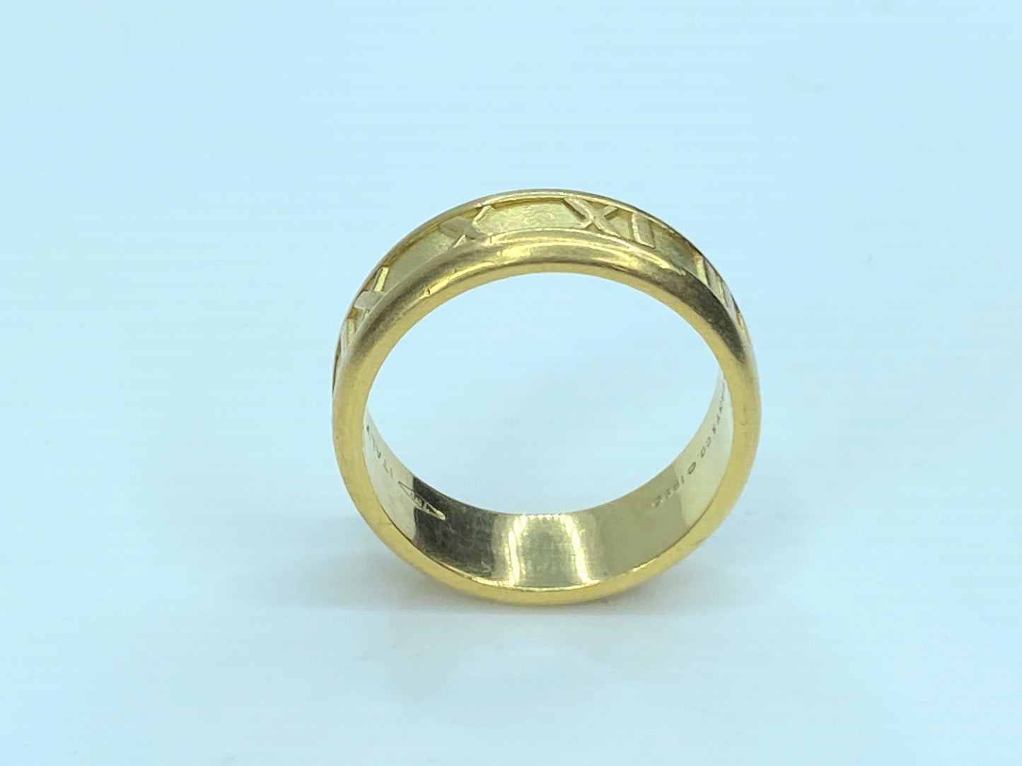 TIFFANY & Co. Atlas 18K Gold 7mm Wide Numeric Ring s7.5 JR9098