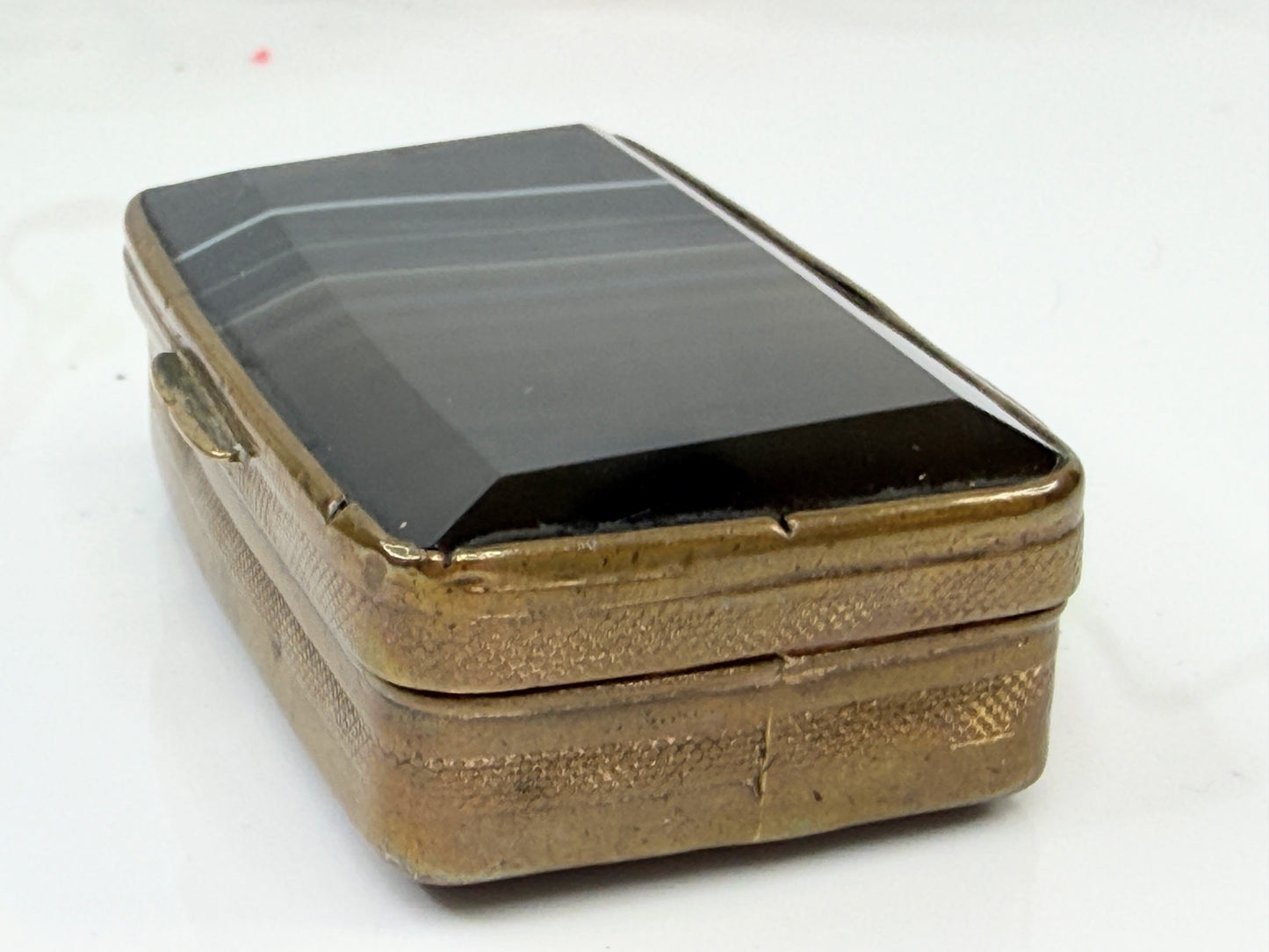 Antique British Banded Agate Gilt Metal Snuff Pill Box SS208