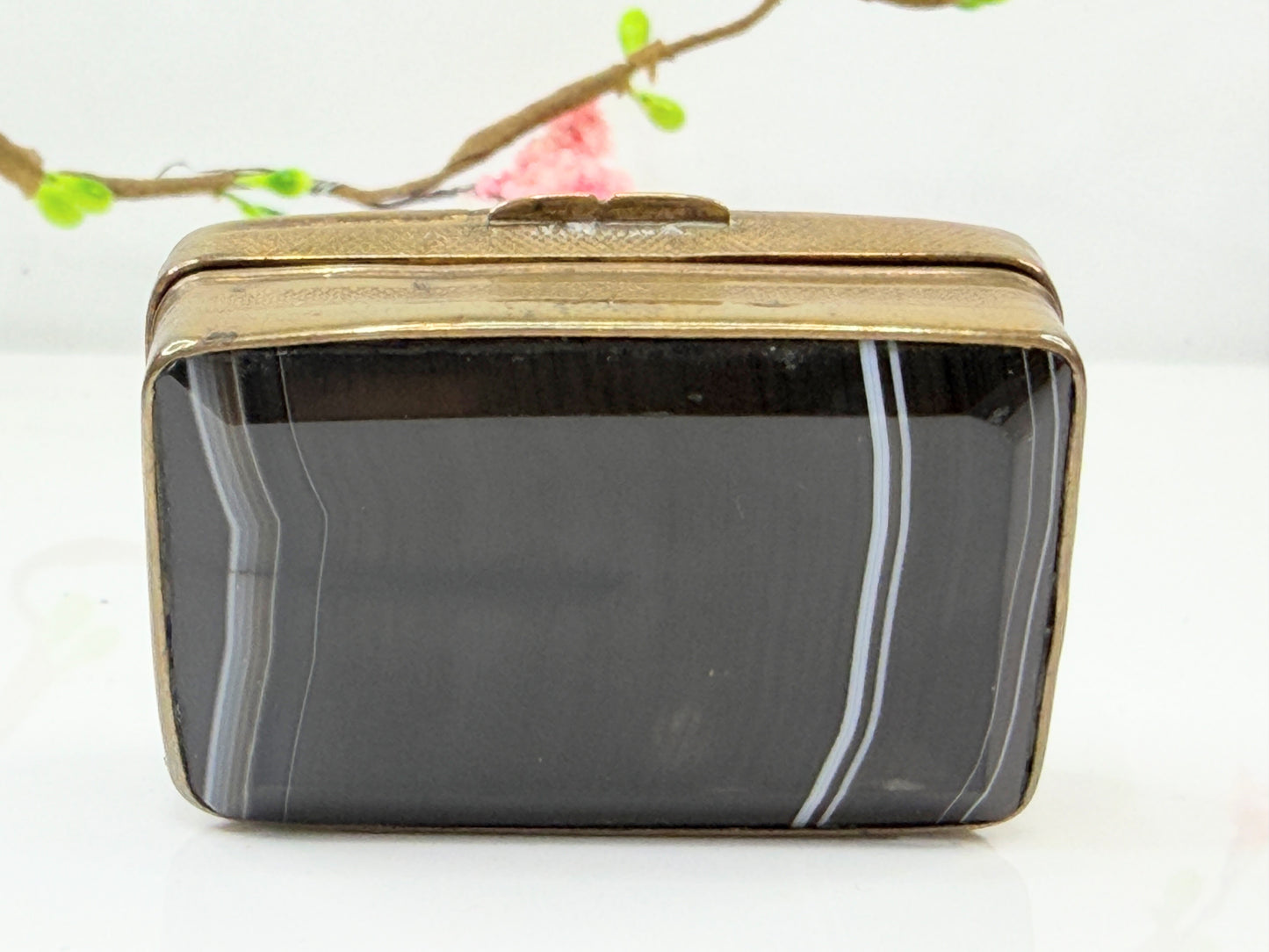 Antique British Banded Agate Gilt Metal Snuff Pill Box SS208