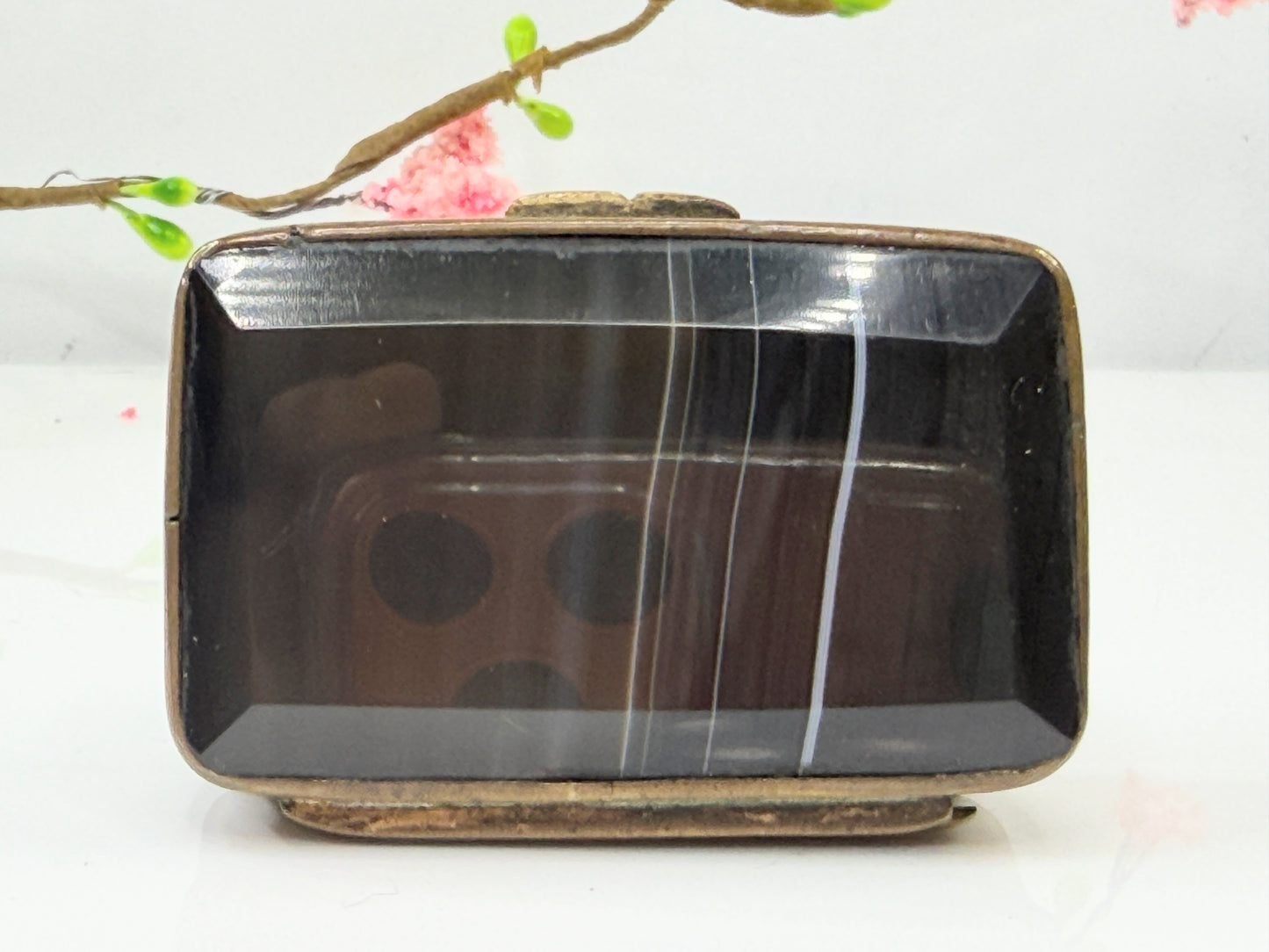 Antique British Banded Agate Gilt Metal Snuff Pill Box SS208