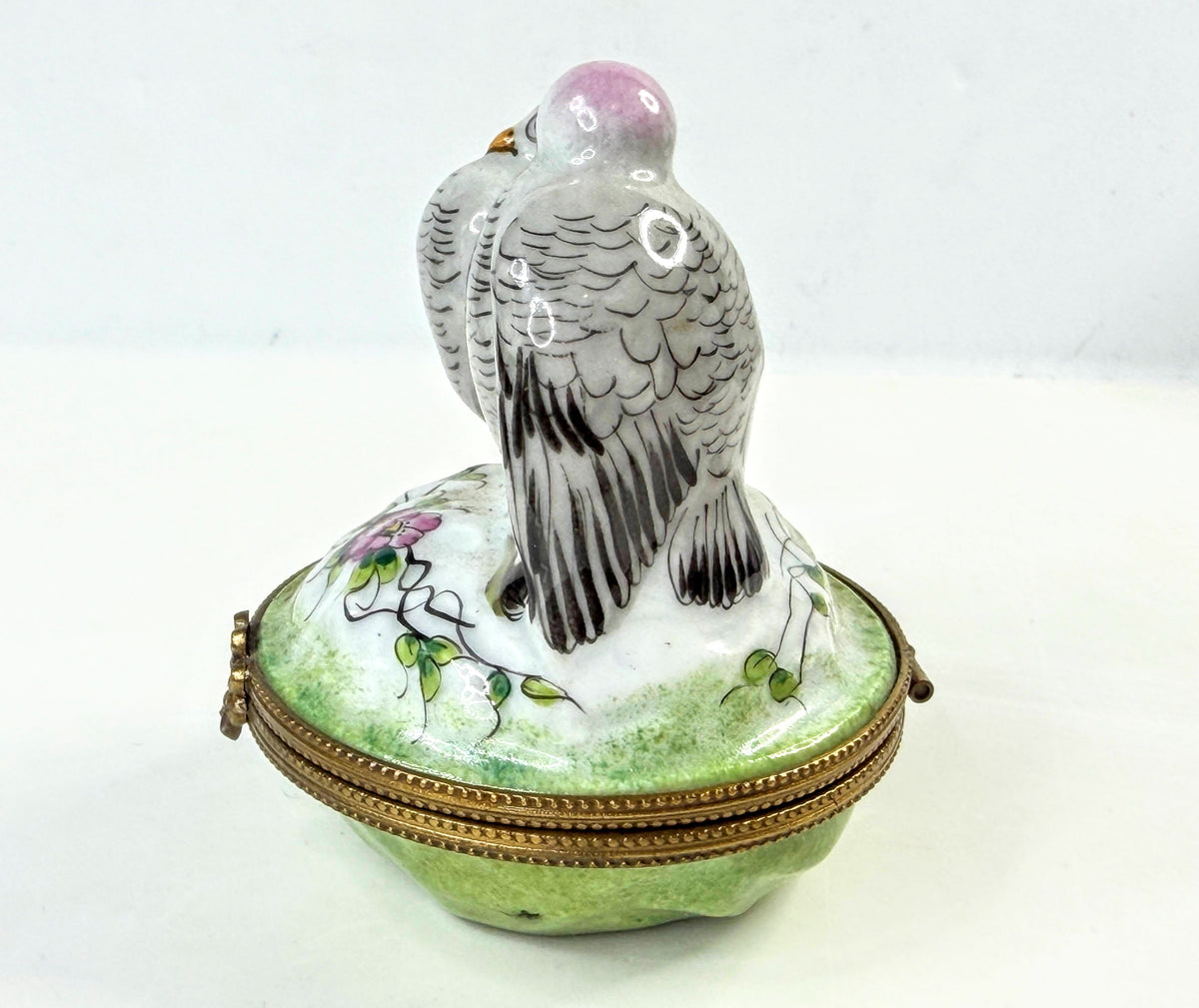 Vintage Limoges France Peint Main Lovebirds Porcelain Trinket Box Eggs 1047