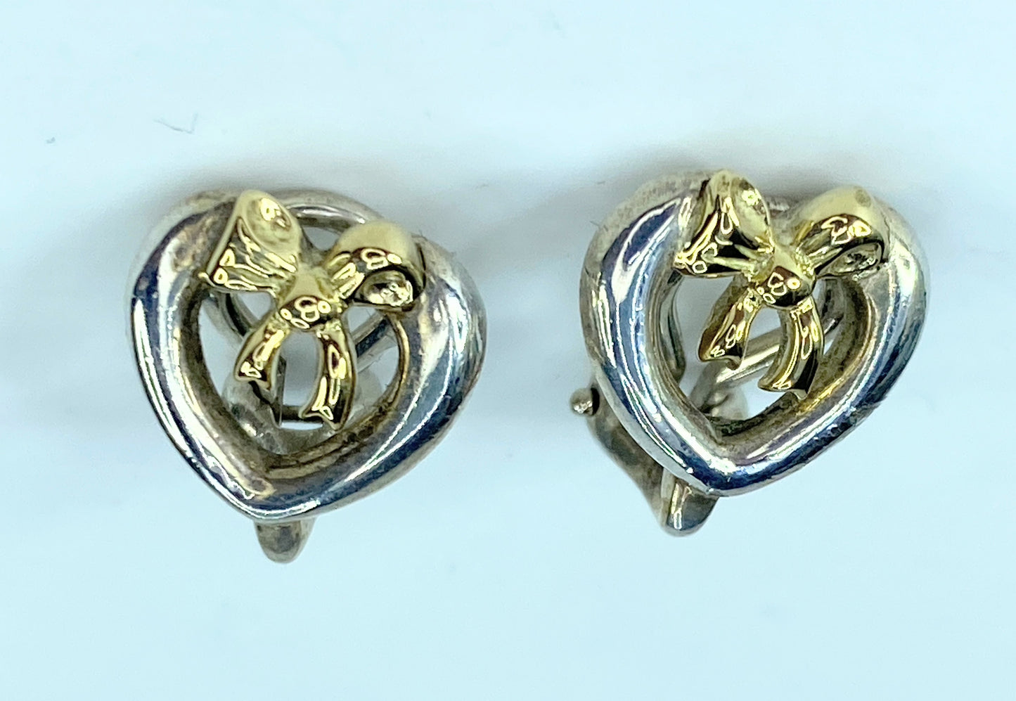 1991 Tiffany & Co. 18k Yellow Gold & Sterling 925 Ribbon Heart Earrings JR9766