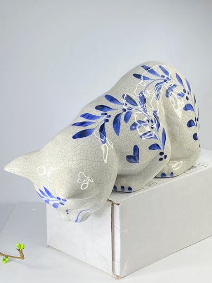 Lovely NP 1993 blue and white crackle glaze crouching Cat 10"x 4.25"x6" A385