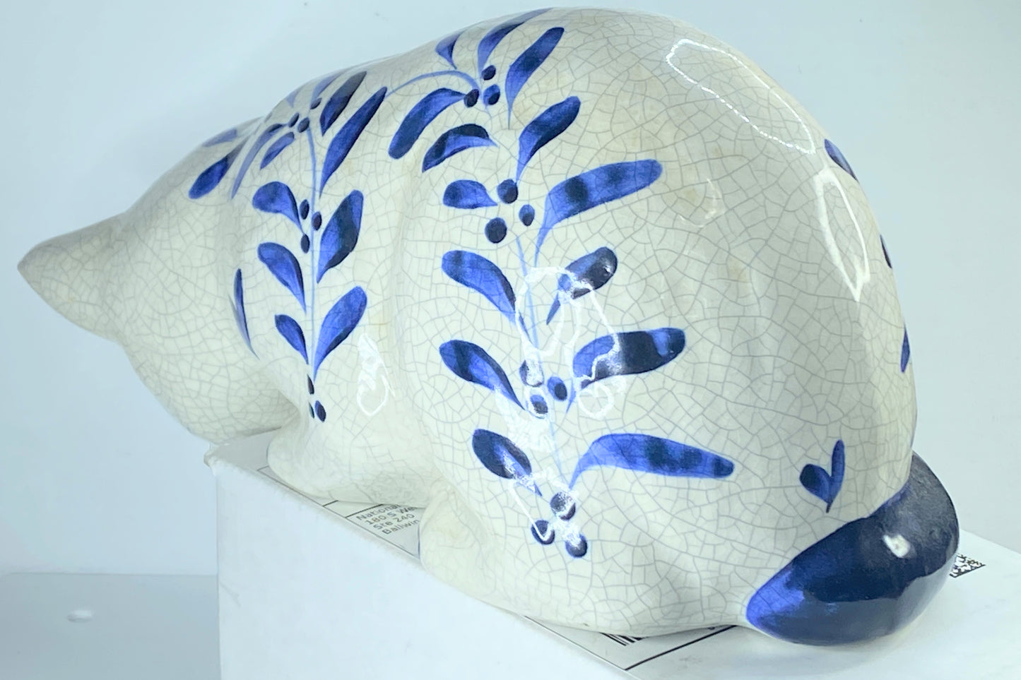 Lovely NP 1993 blue and white crackle glaze crouching Cat 10"x 4.25"x6" A385