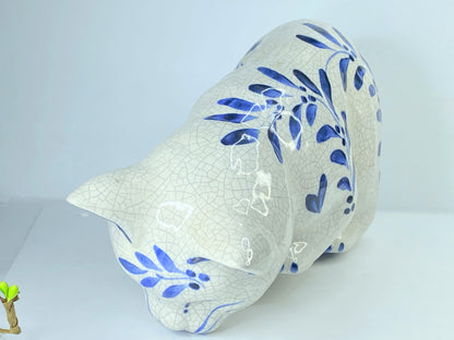 Lovely NP 1993 blue and white crackle glaze crouching Cat 10"x 4.25"x6" A385